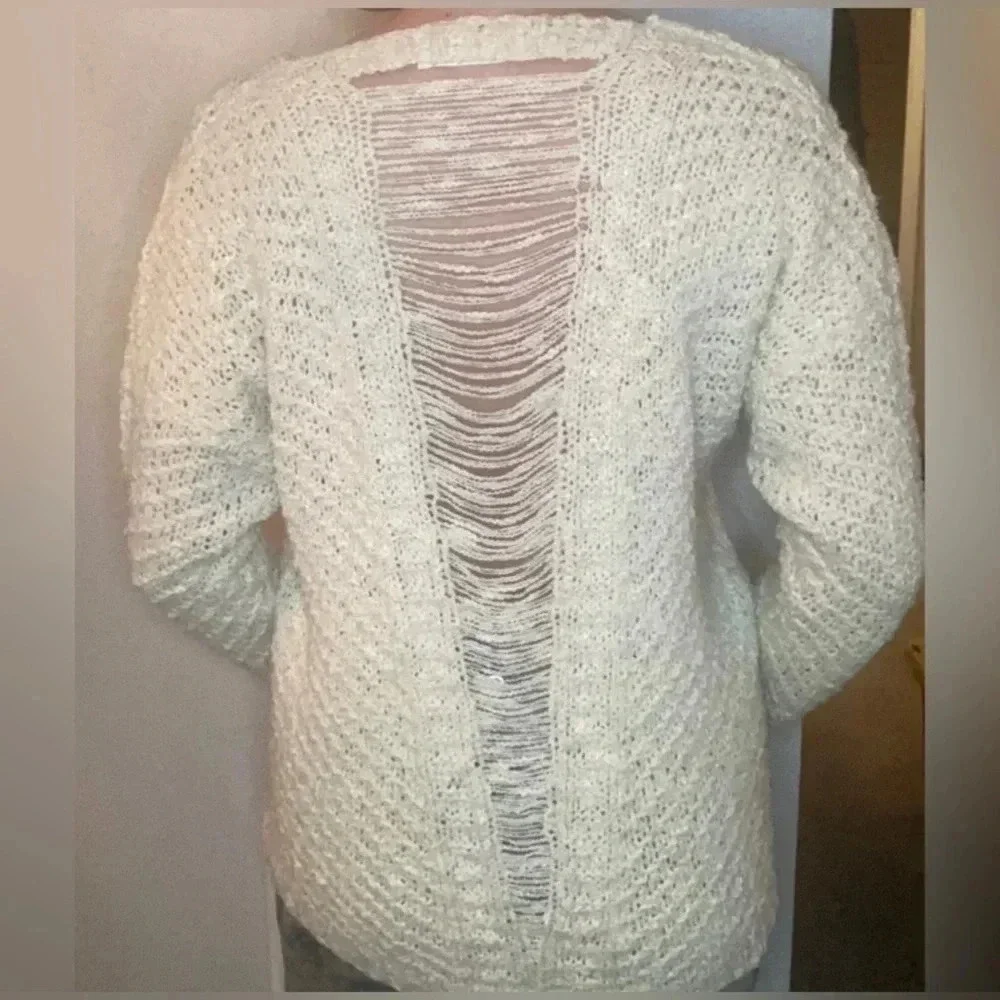 ASTR The Label Slash Back Popcorn Bouclé Sweater Size Medium Oatmeal - Picture 4 of 8